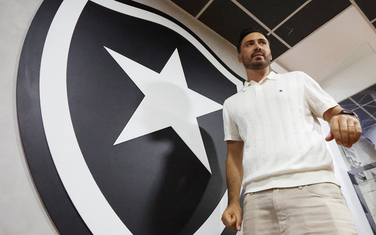 Carlo Ancelotti's son Davide named Botafogo manager