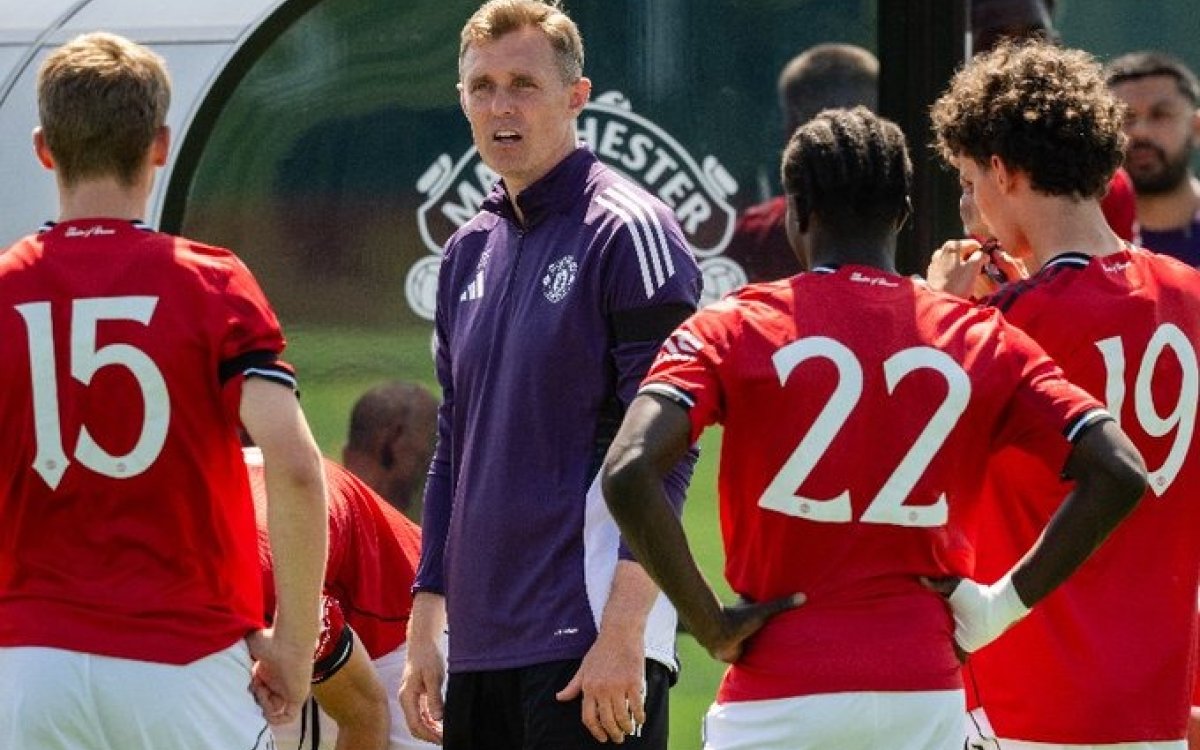 Manchester United Appoint Fletcher As U-18s Lead Coach