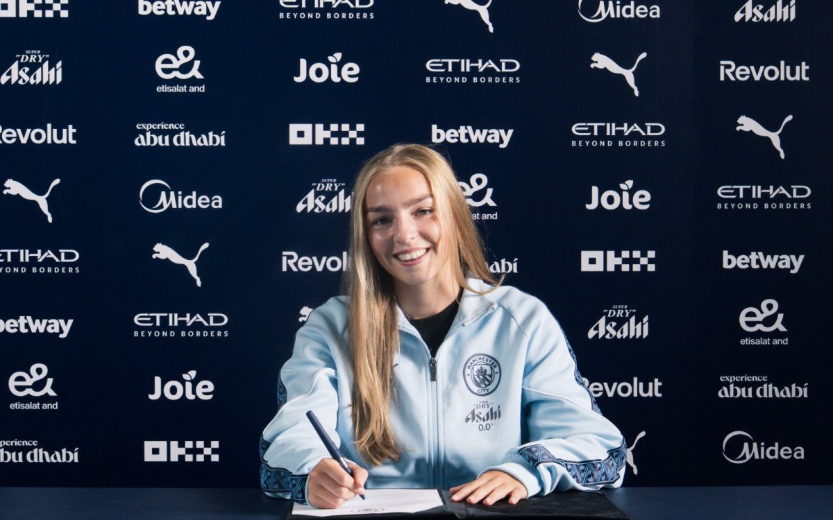 Codie Thomas signs two-year contract extension with Manchester City Women