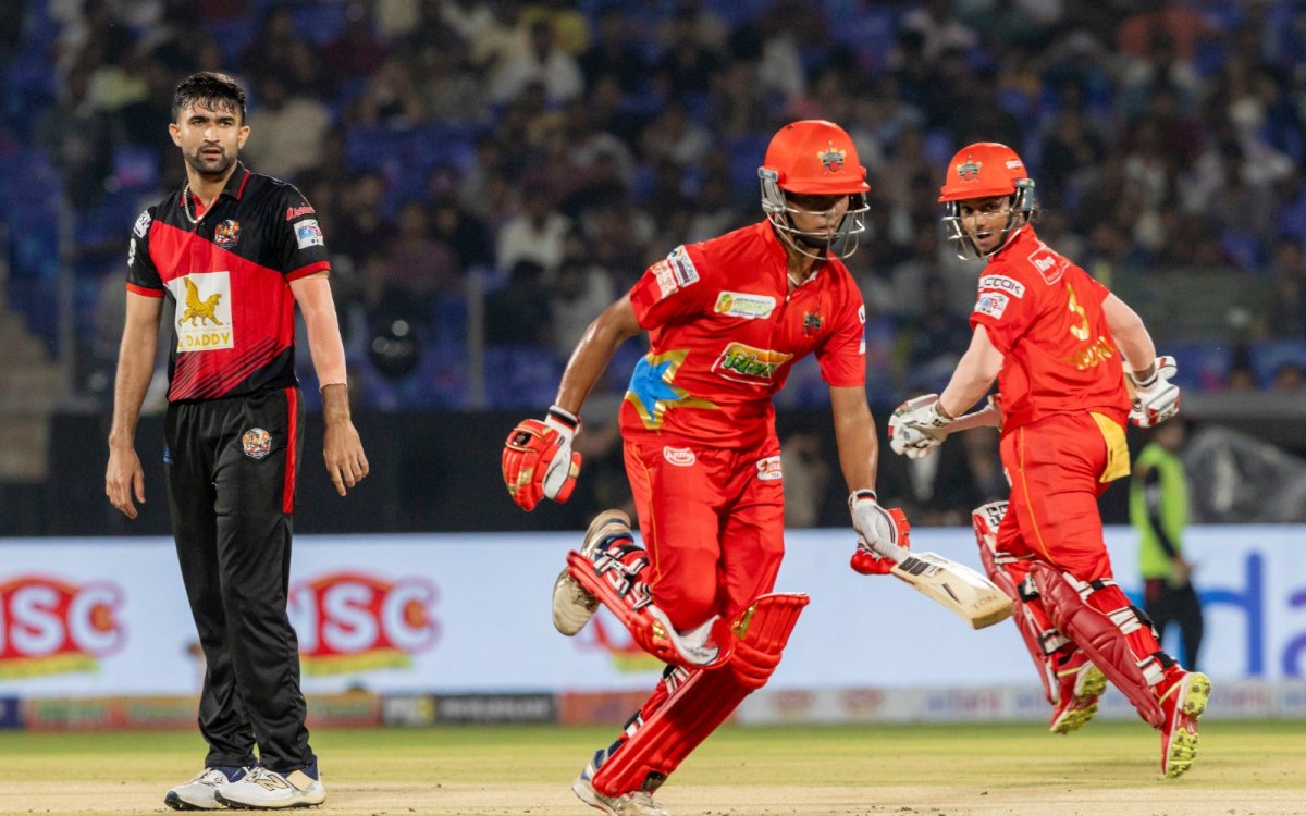 East Delhi Riders edge South Delhi Superstarz in nail-biting DPL 2025 opener
