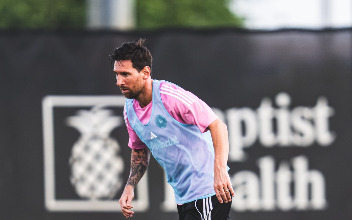 Lionel Messi Suffers Hamstring Injury During Inter Miami s Victory Over Necaxa