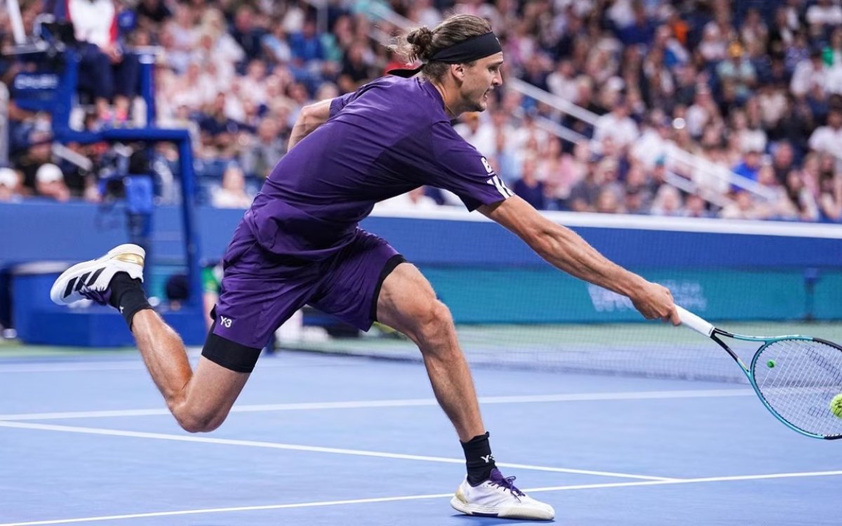 US Open: Zverev, De Minaur March Into Round 3; Altmaier Upsets Tsitsipas