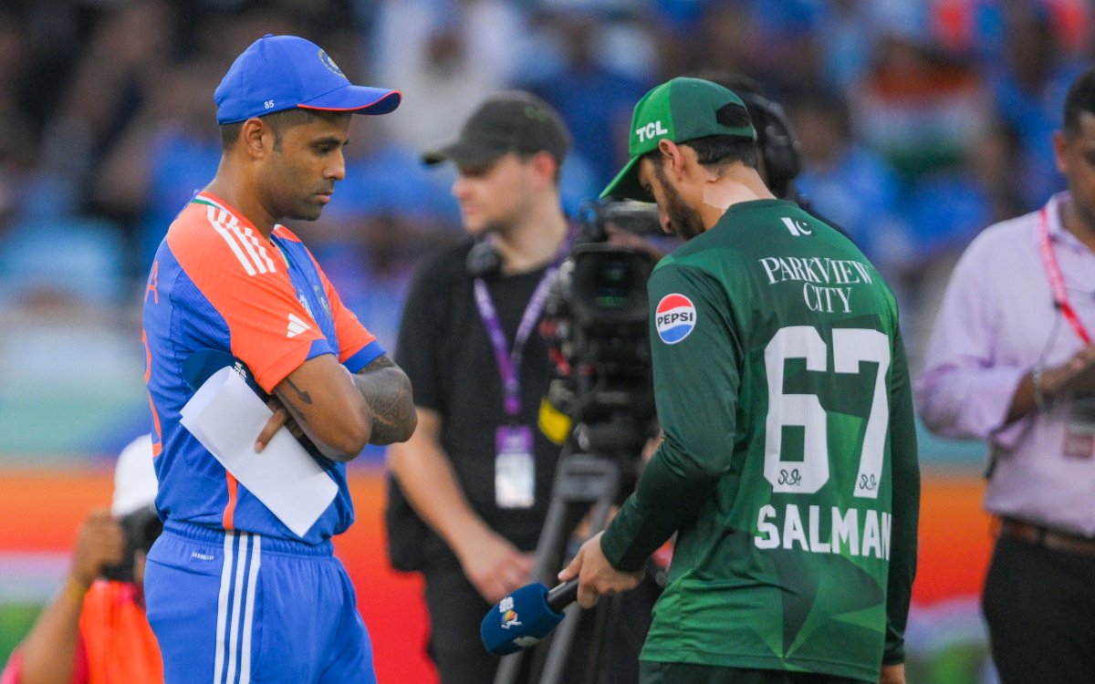 Asia Cup: Both Teams Unchanged As Pakistan Elect To Bat First Against India