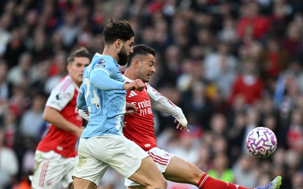 Premier League: Martinelli Strikes Late To Help Arsenal Salvage A Point Against Man City