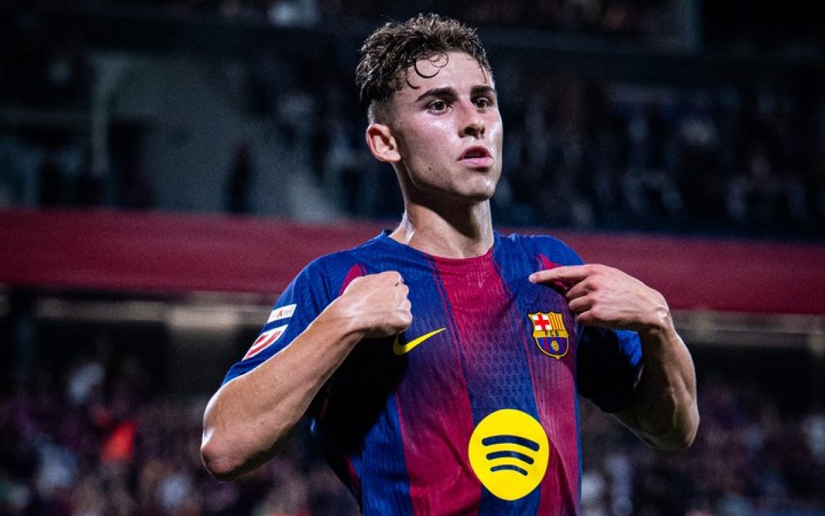 Raphinha, Lewandowski, Lopez Grab Two Goals Each As Barcelona Put Six Past Valencia