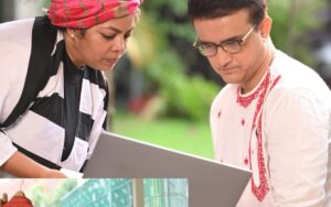 Sourav Ganguly's ethnic charisma sets social media on fire, and fans can't keep calm!