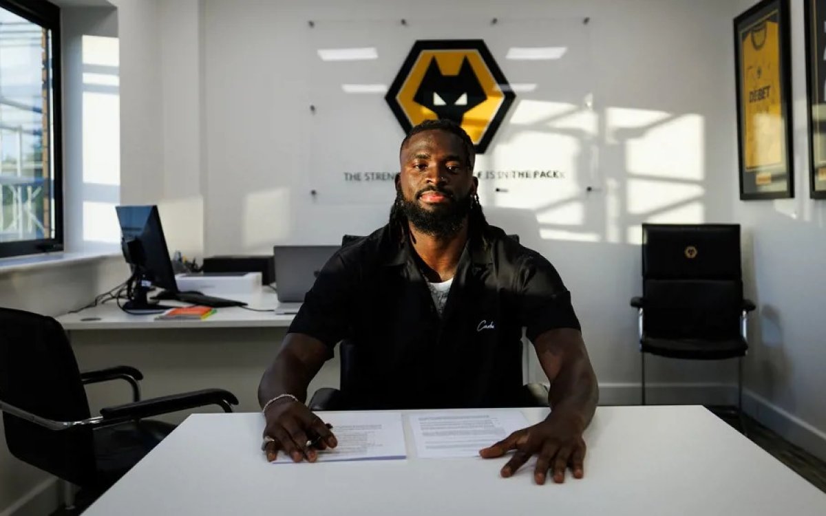 Wolves Sign Attacker Tolu Arolodare On Four-year Deal