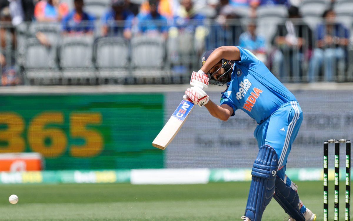 Gavaskar Confident Kohli, Rohit Will Fire In Adelaide After Perth Setback