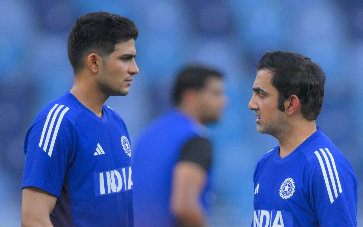 Gill, Gambhir Engage In Tactical Discussion After Perth Defeat