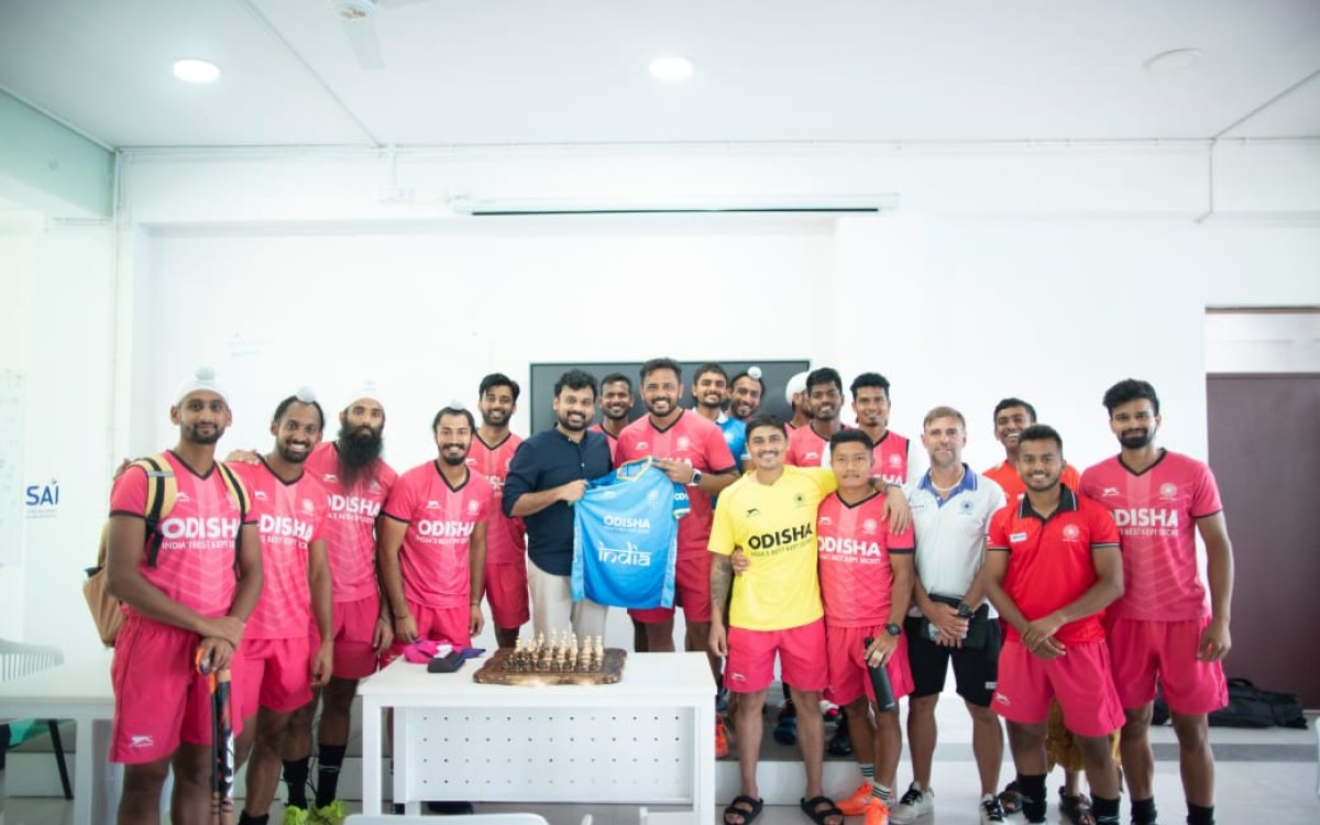 Indian Men’s Hockey Team Engage In A First-of-its-kind Chess Masterclass With Prachura P Padakannaya