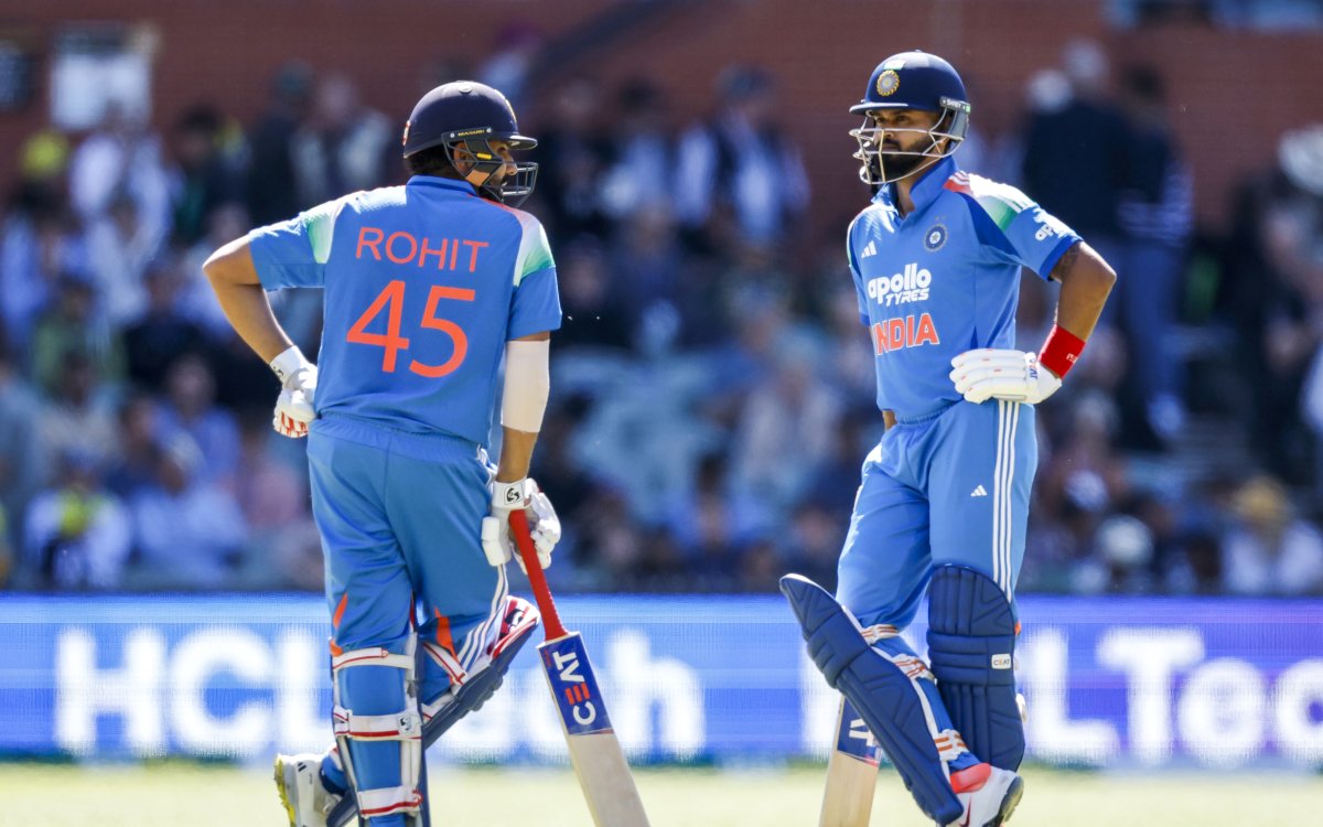 Karke dekho, mereko mat bolna: Stump mic captures Rohit and Iyer's debate over call for single
