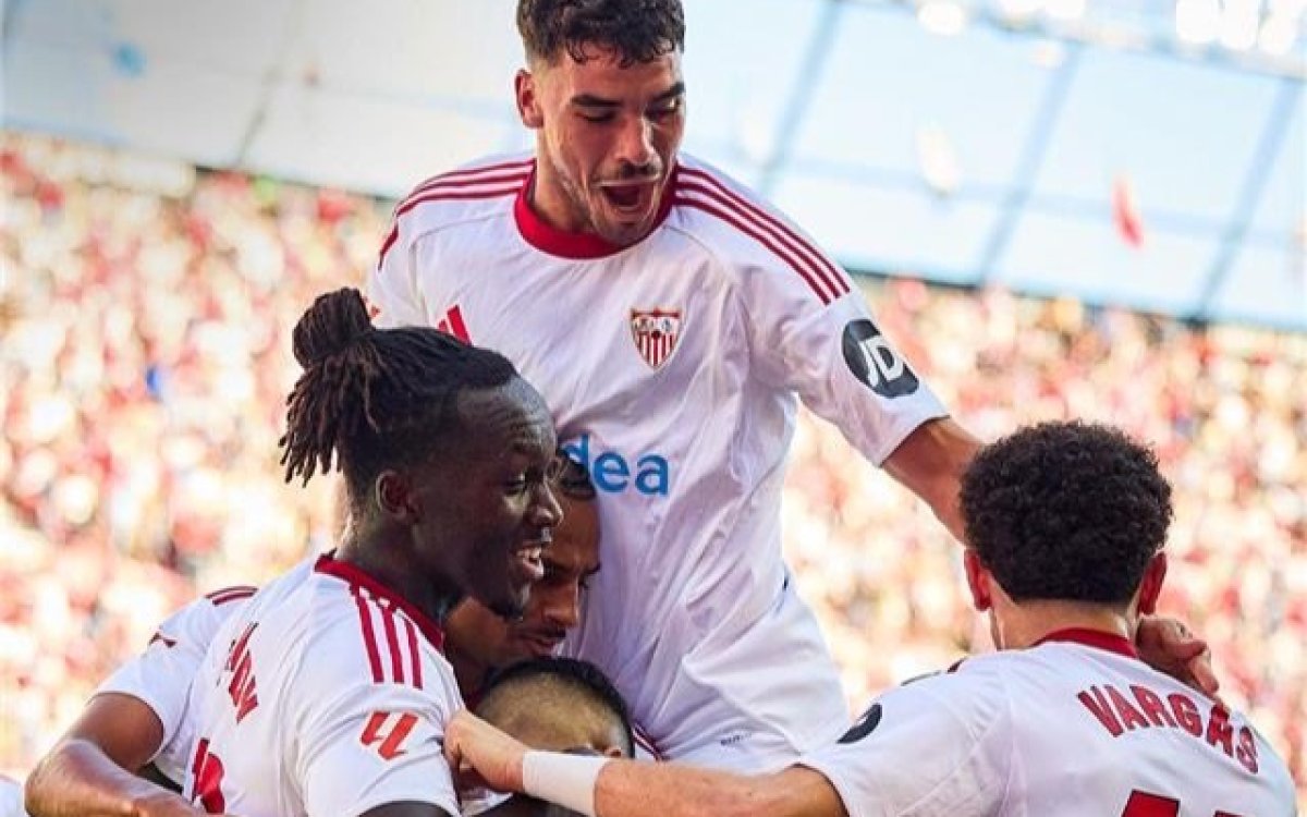 La Liga: Real Madrid Back On Top After Sevilla Thrash Barcelona