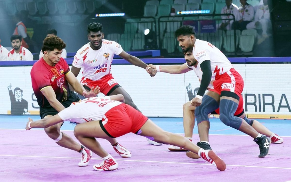 PKL 12: Bengaluru Bulls Crush Gujarat Giants 54–26 To Seal Top-four Spot