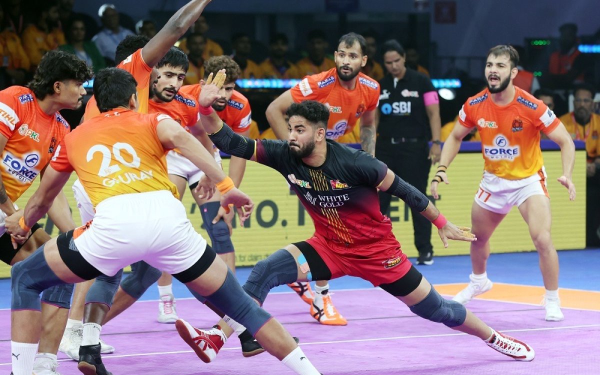 PKL 12: Sandeep Runs Riot Over Gujarat Giants As U Mumbai Secure Massive Win