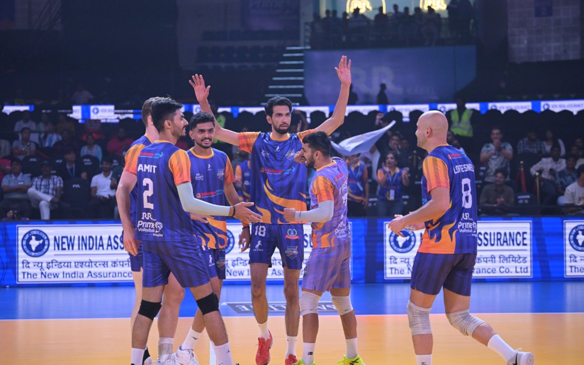 PVL 2025: Mumbai Meteors Win Hard-fought Battle Against Kochi Blue Spikers