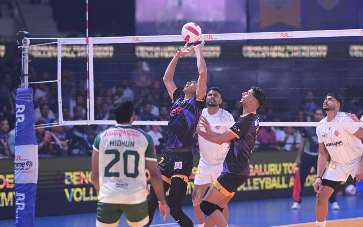 PVL 2025: Bengaluru Torpeodes Beat Ahmedabad Defenders, Book Final Against Mumbai Meteors