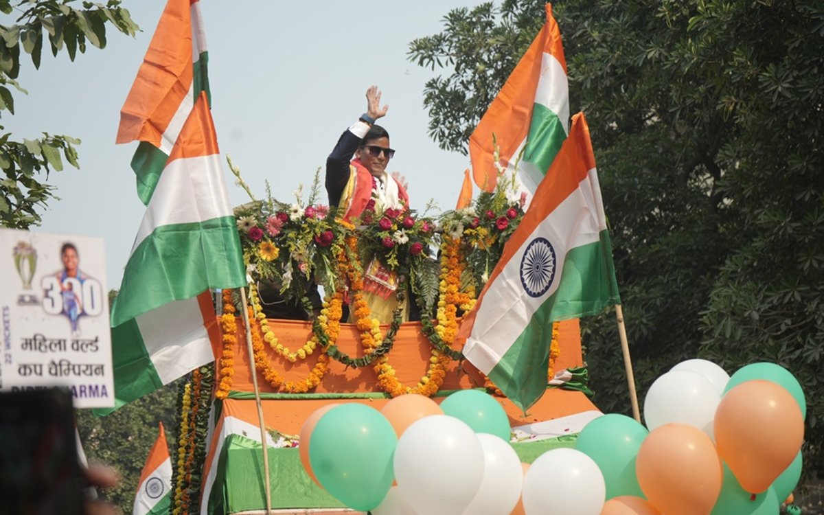 Deepti Sharma Gets A Hero’s Welcome In Agra After World Cup Triumph