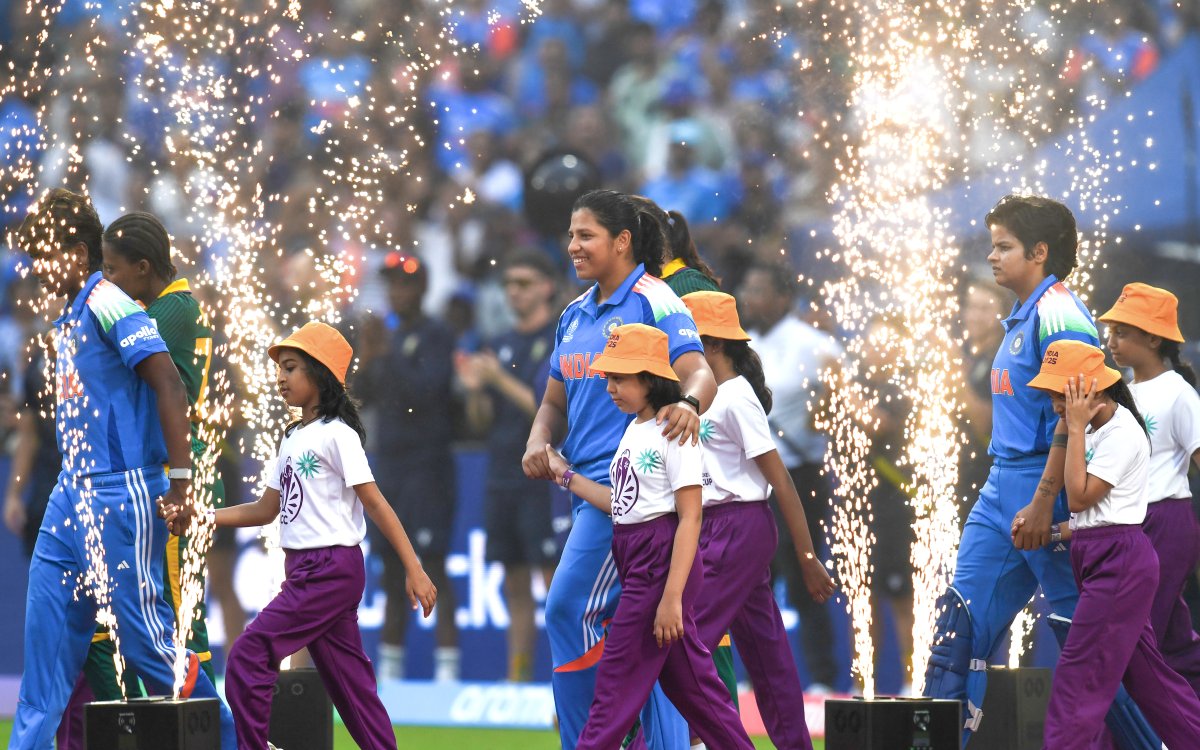 Women's World Cup: Jampacked DY Patil Stadium 'sold out' as India battle South Africa in final