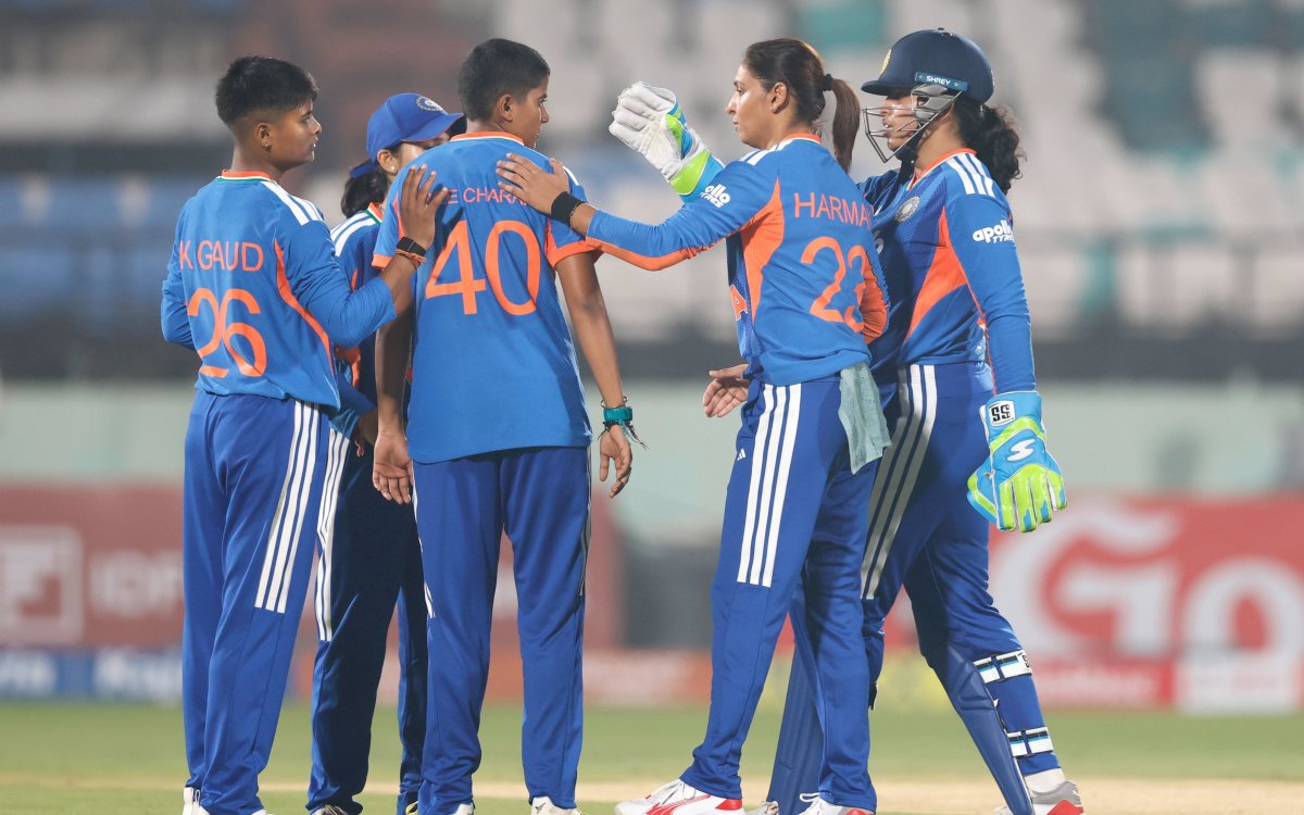 1st T20I: Bowlers help India Women restrict Sri Lanka to 121/6