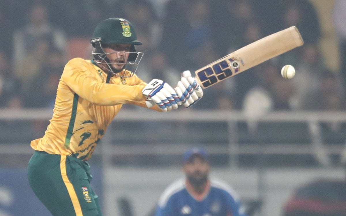 2nd T20I: Quinton de Kock's dazzling 90 takes South Africa to 213/4