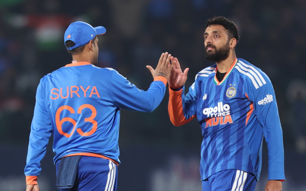 3rd T20I: Abhishek, Varun power India to seven-wicket win over SA, take 2-1 lead (Ld)