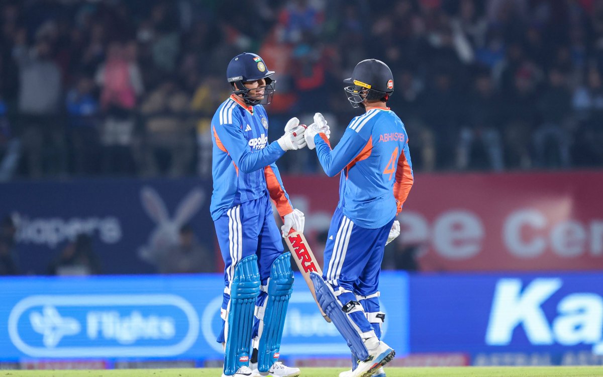 3rd T20I: Bowlers and Abhishek power India to seven-wicket win over SA