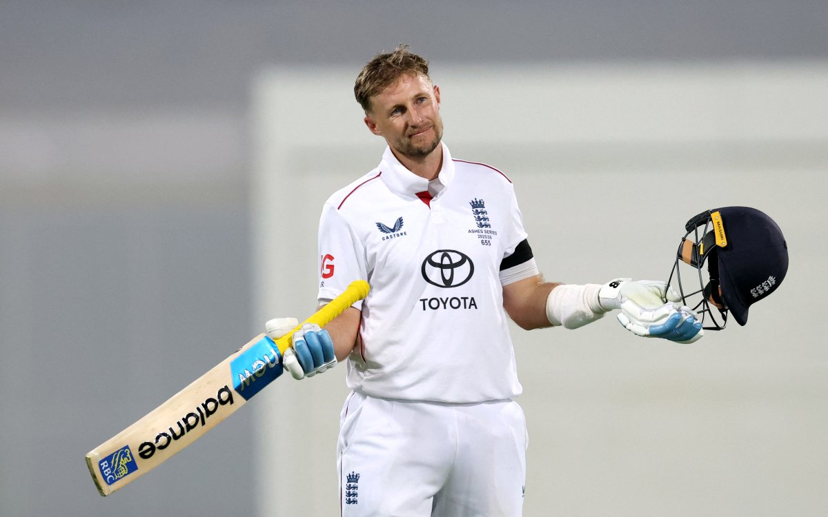 Ashes 2nd Test: Root ends century-drought in Australia as England reach 325/9 despite Starc's  6-71