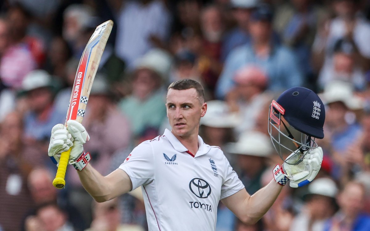 Ashes: Brook promises to ‘rein in’ after playing 'shocking shots' in first two games