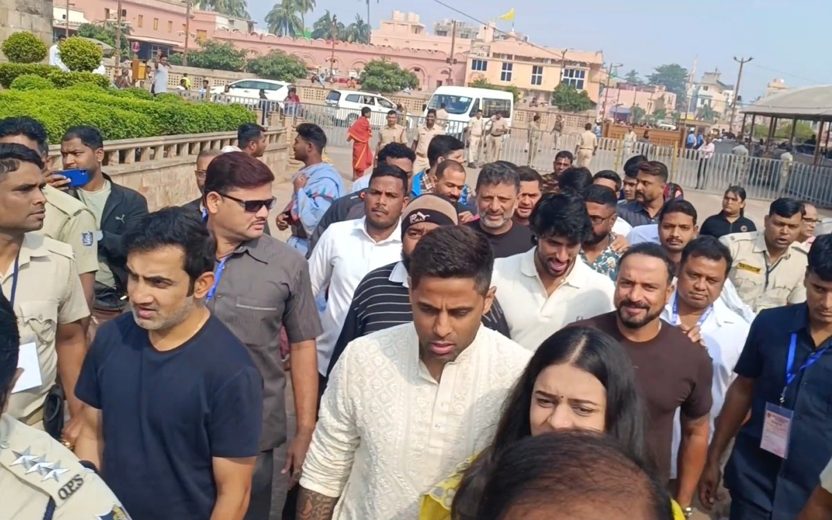 Captain SKY, coach Gambhir and others visit Shri Jagannath Temple ahead of first T20I