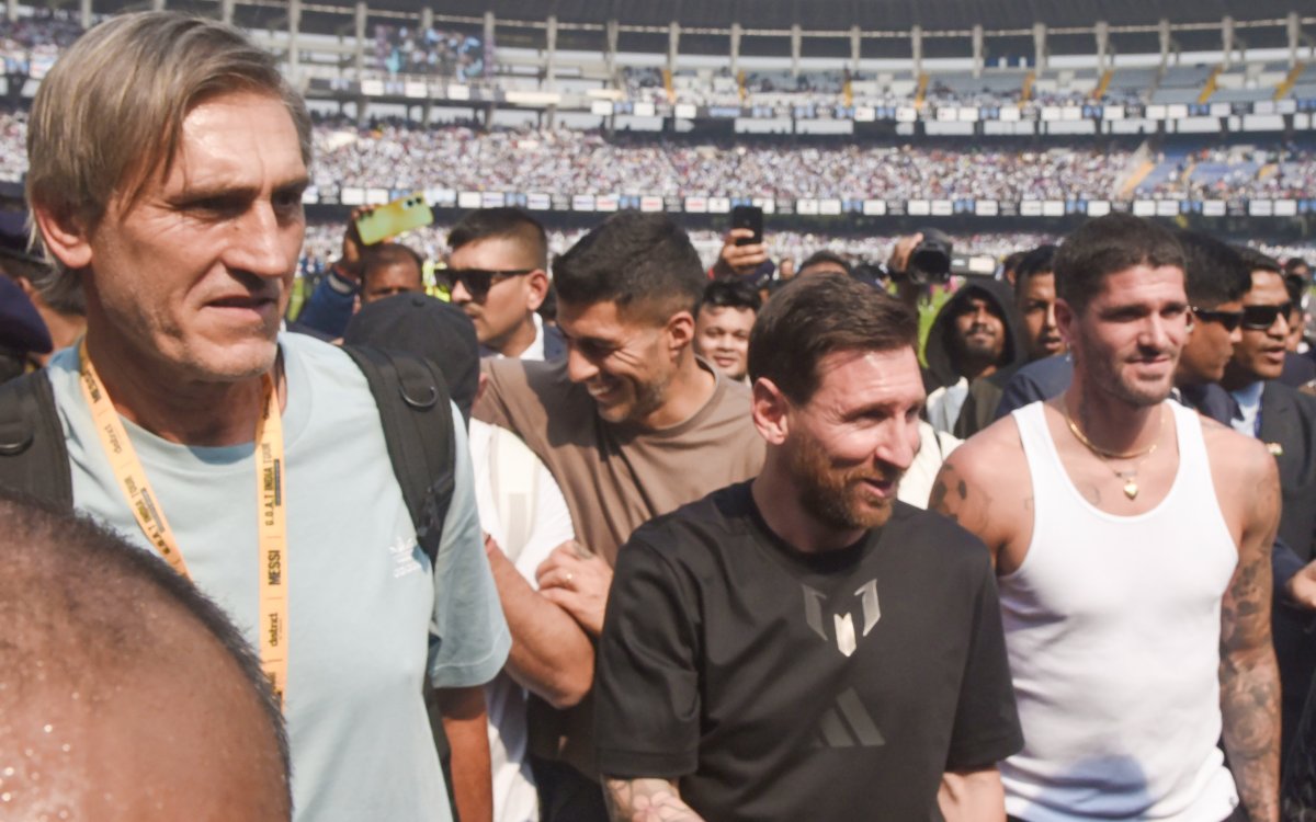 Disappointed fans vandalise Salt Lake Stadium after Messi exits early