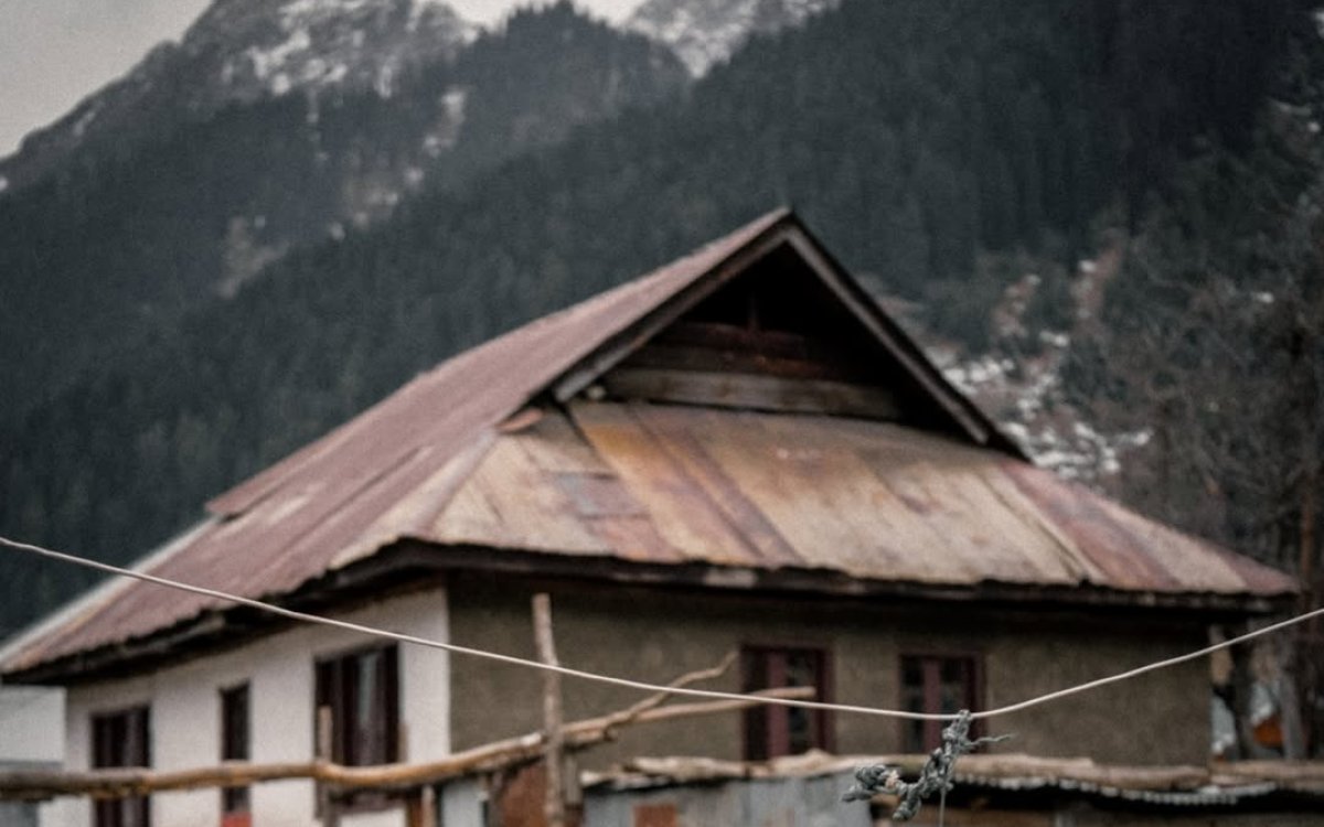 Kabir Khan encounters a little Smriti Mandhana fan in Kashmir, cricketer reacts