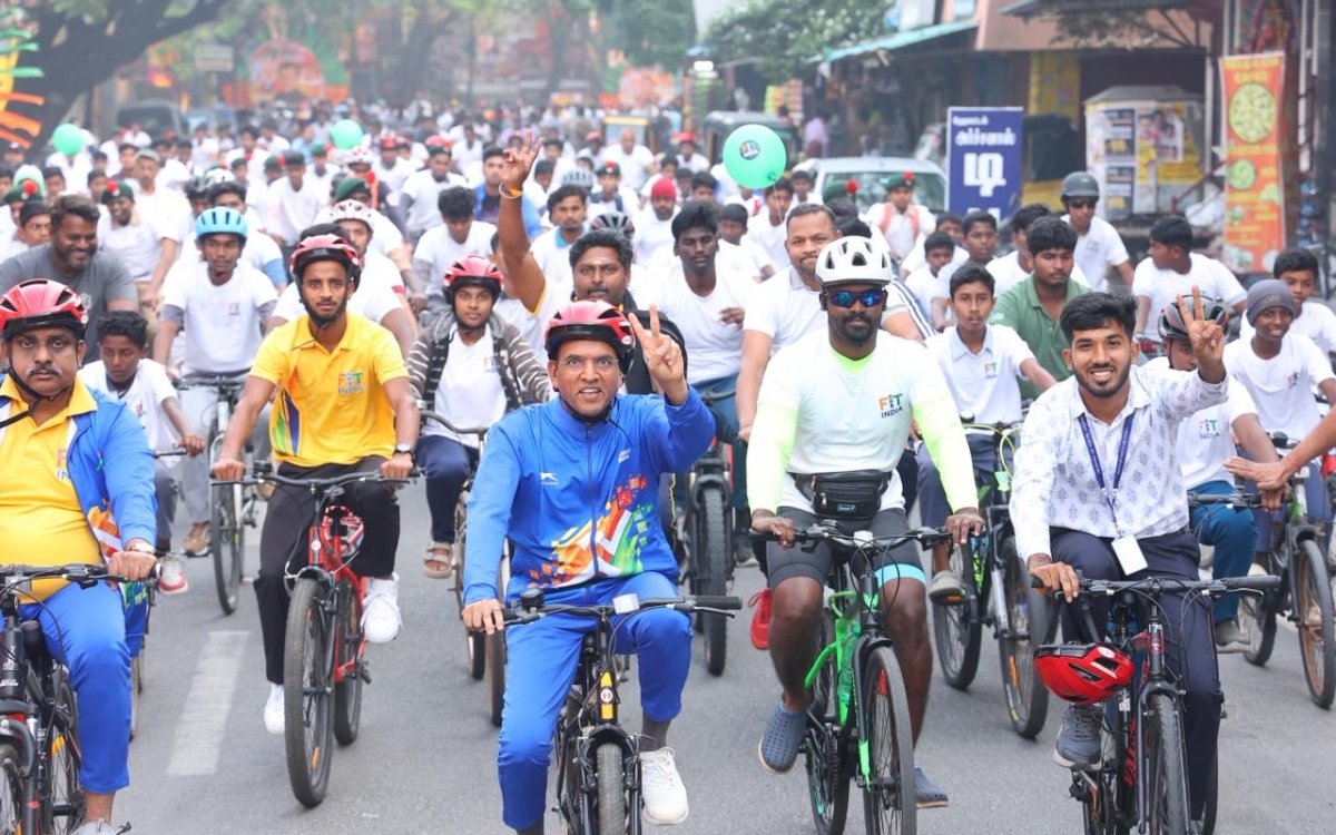 Mansukh Mandaviya officiates first anniversary of Fit India Sundays with cycling event in Puducherry