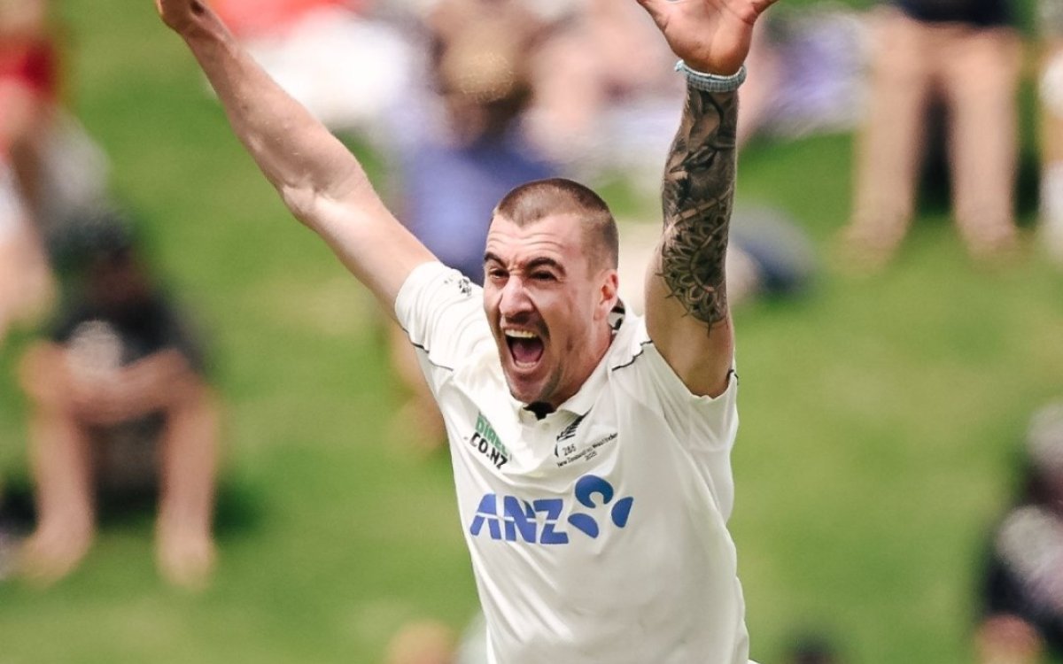 NZ v WI: Tickner stretchered off with suspected shoulder dislocation on Day 1 of Wellington Test