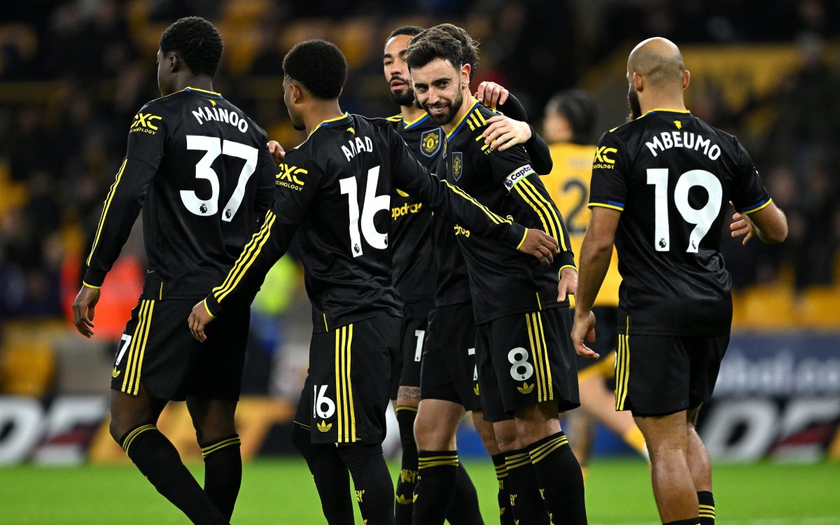 Premier League: Fernandes stars as Man Utd beat Wolves to go sixth