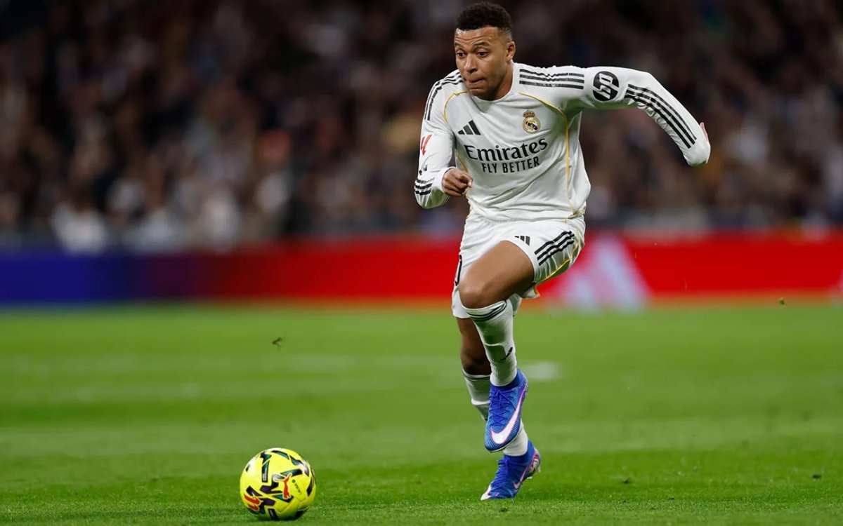 Real Madrid's Kylian Mbappe suffers a knee injury, likely to be out for three weeks