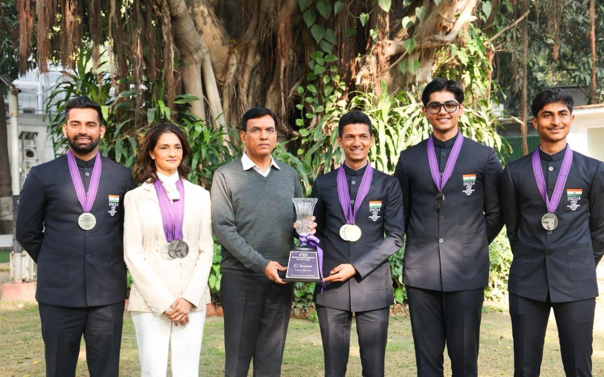 Sports Min Mandaviya felicitates Asian Equestrian medallists, reaffirms govt’s  commitment to set up