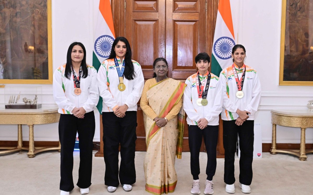 World Boxing Championships’ medal-winning women boxers felicitated by President Droupadi Murmu