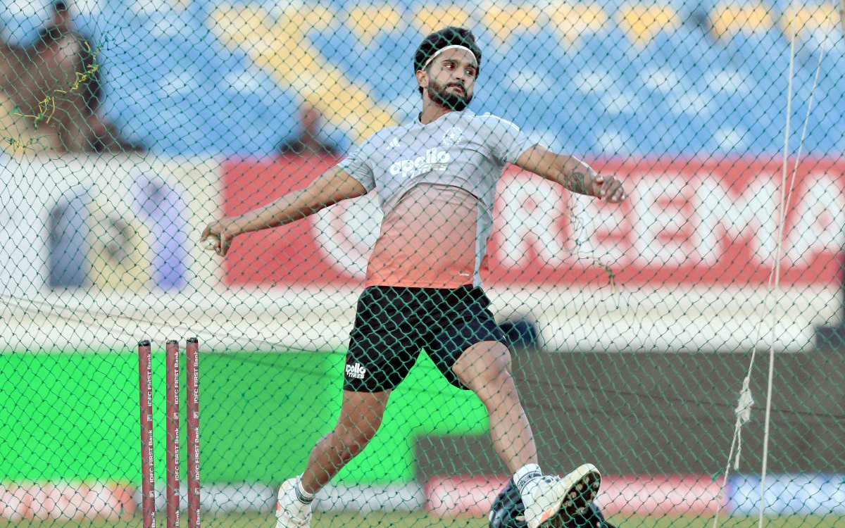 2nd ODI: Nitish comes in for India as NZ opt to bowl first; Lennox handed debut