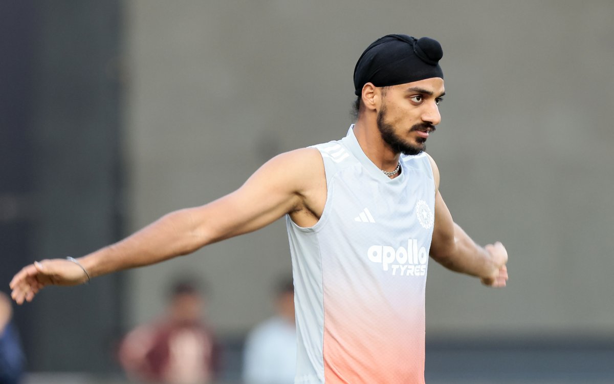 3rd ODI: Arshdeep comes in as India elect to bowl first against NZ in series decider