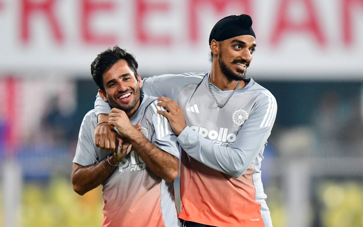 4th T20I: Arshdeep comes in as India elect to bowl first against New Zealand