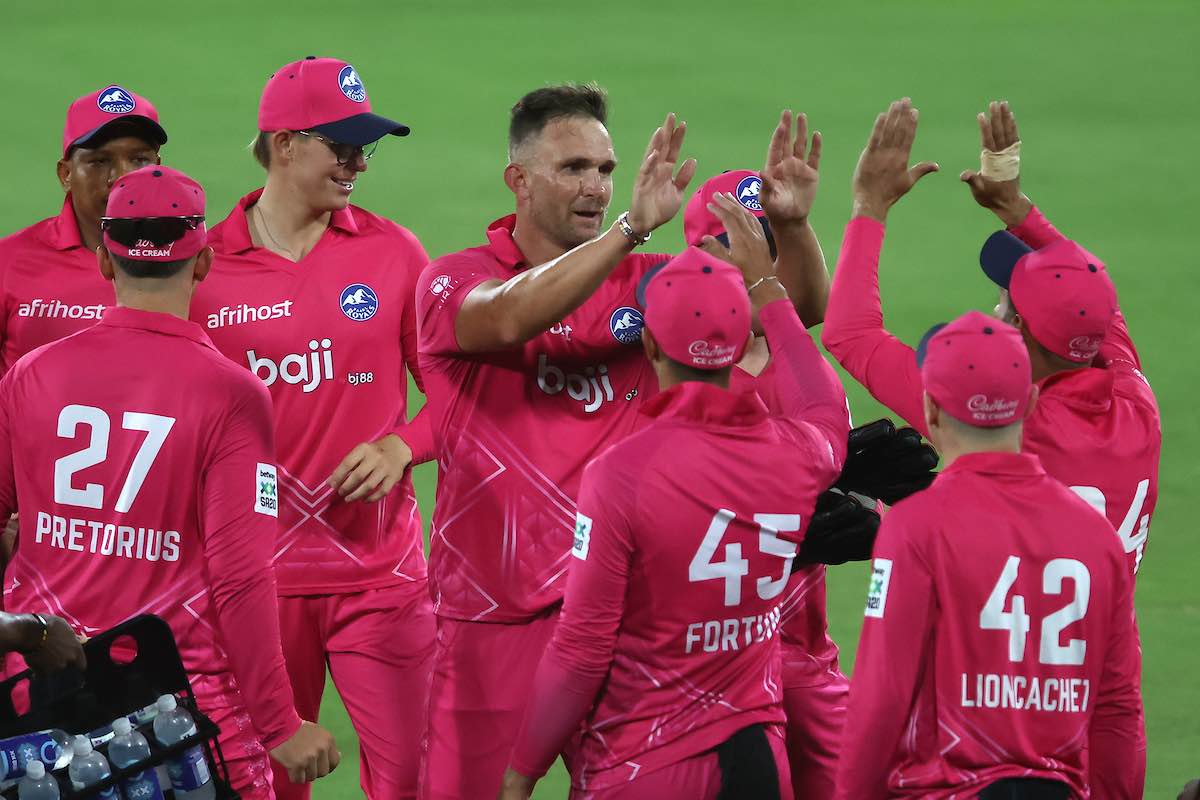 Paarl Royals Crush Joburg Super Kings by 36 Runs in SA20 Eliminator