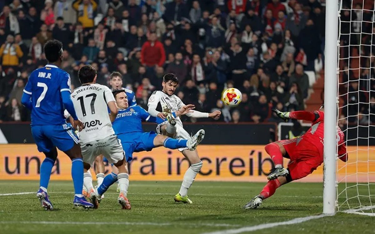 Arbeloa debuts with loss as Albacete knock Real Madrid out of Copa del Rey