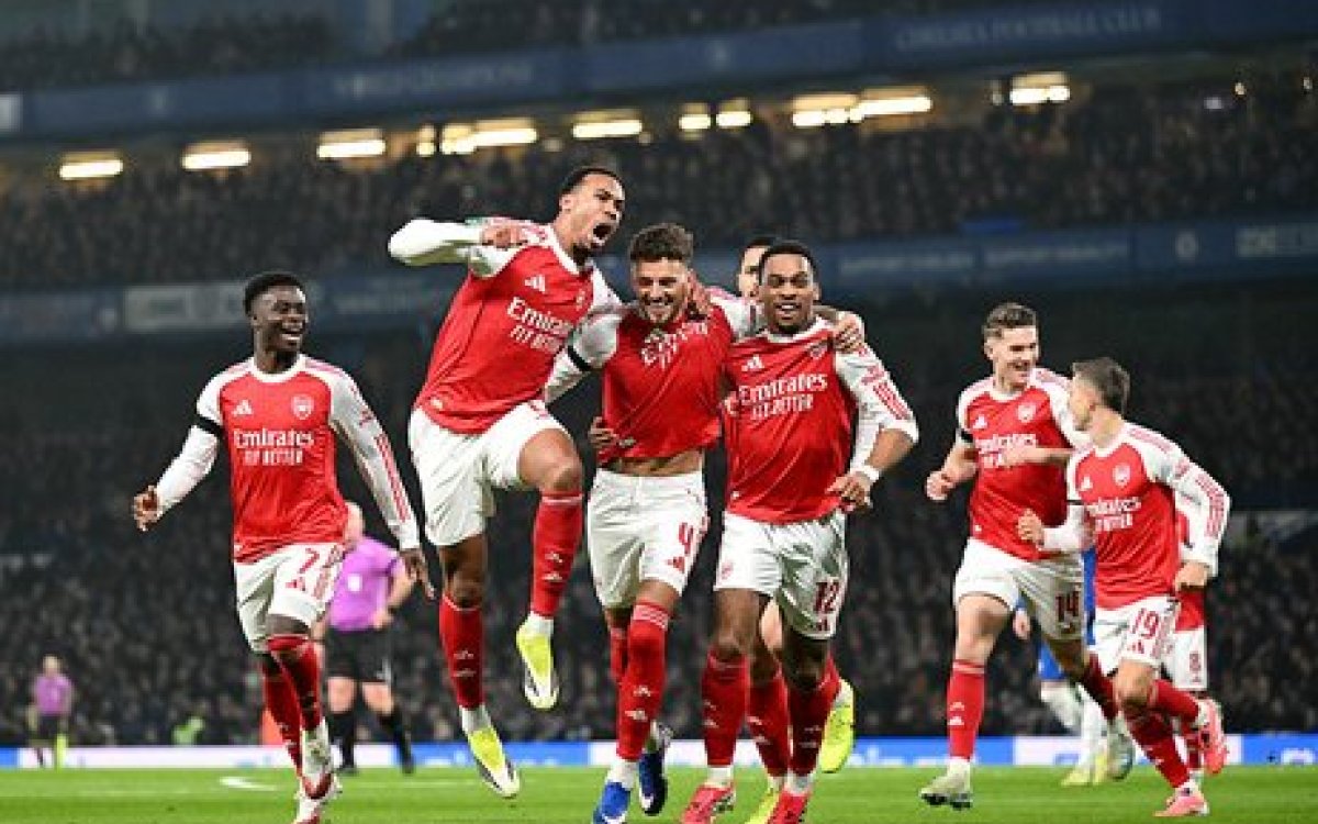 Arsenal edge thriller to take narrow SF lead over Chelsea