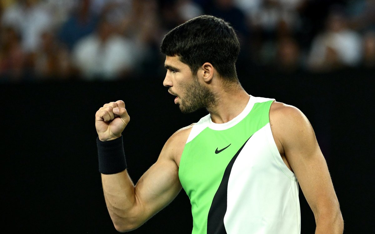 Aus Open: Alcaraz clears De Minaur challenge to make first semifinal