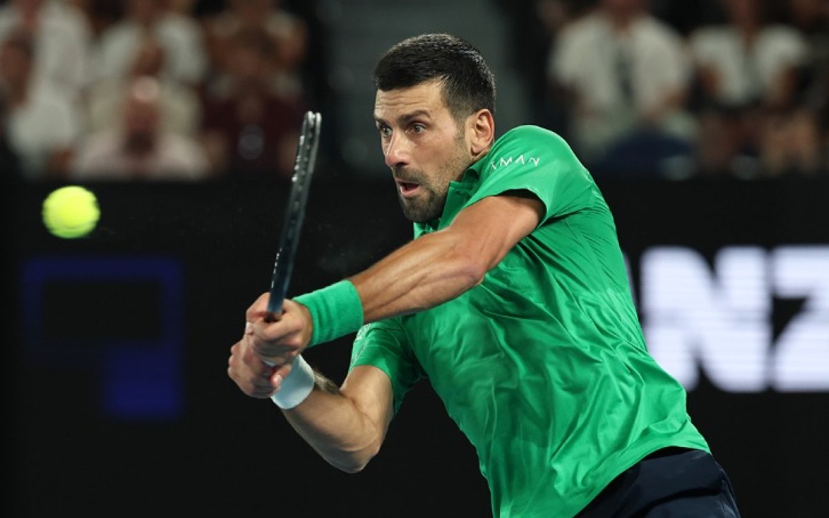 Aus Open: Djokovic gets walkover into quarterfinals after Mensik withdraws with injury