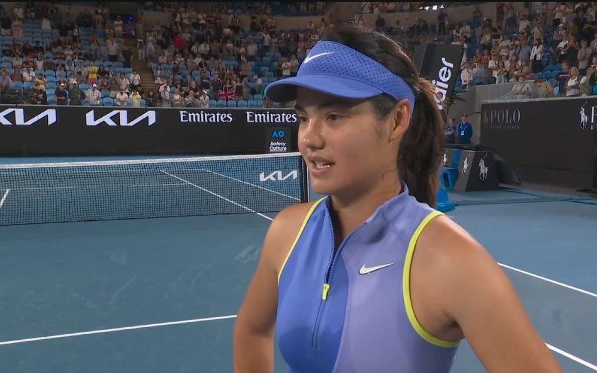 Aus Open: Emma Raducanu dispatches Thailand’s Sawangkaew in first round