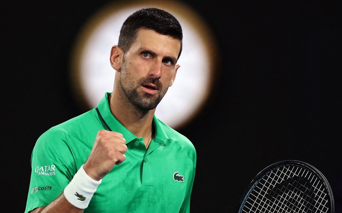 Aus Open: Novak Djokovic completes 400 major wins, equals Federer's record to enter R4