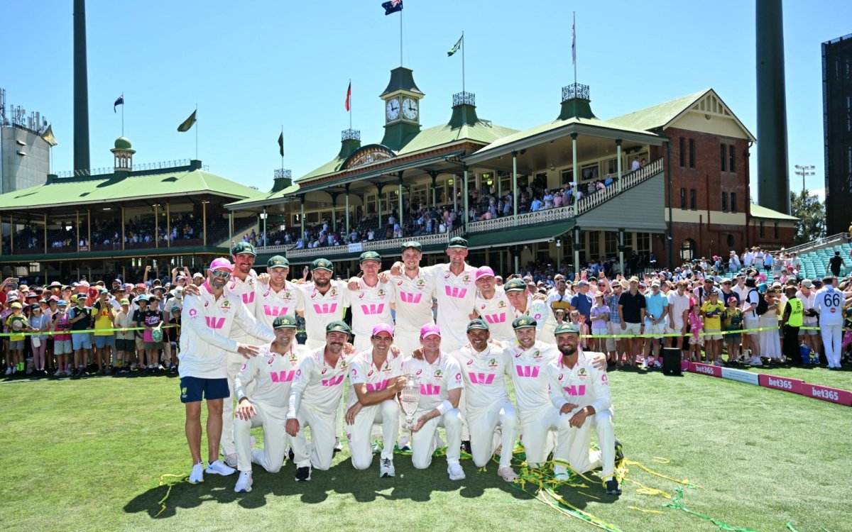 Australia clinch Ashes 4-1 after winning SCG Test by 5 wickets