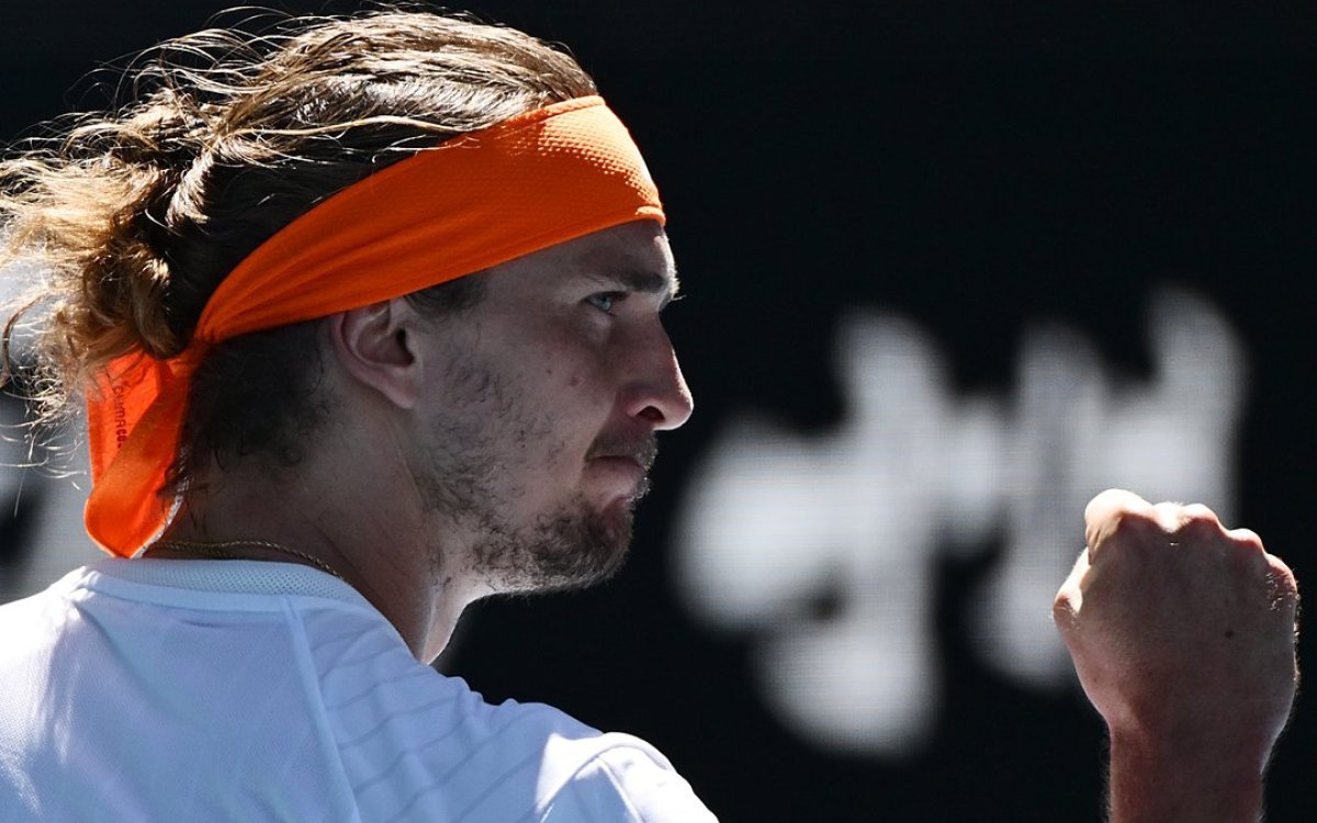 Australian Open: Zverev overcomes Diallo challenge to reach second round