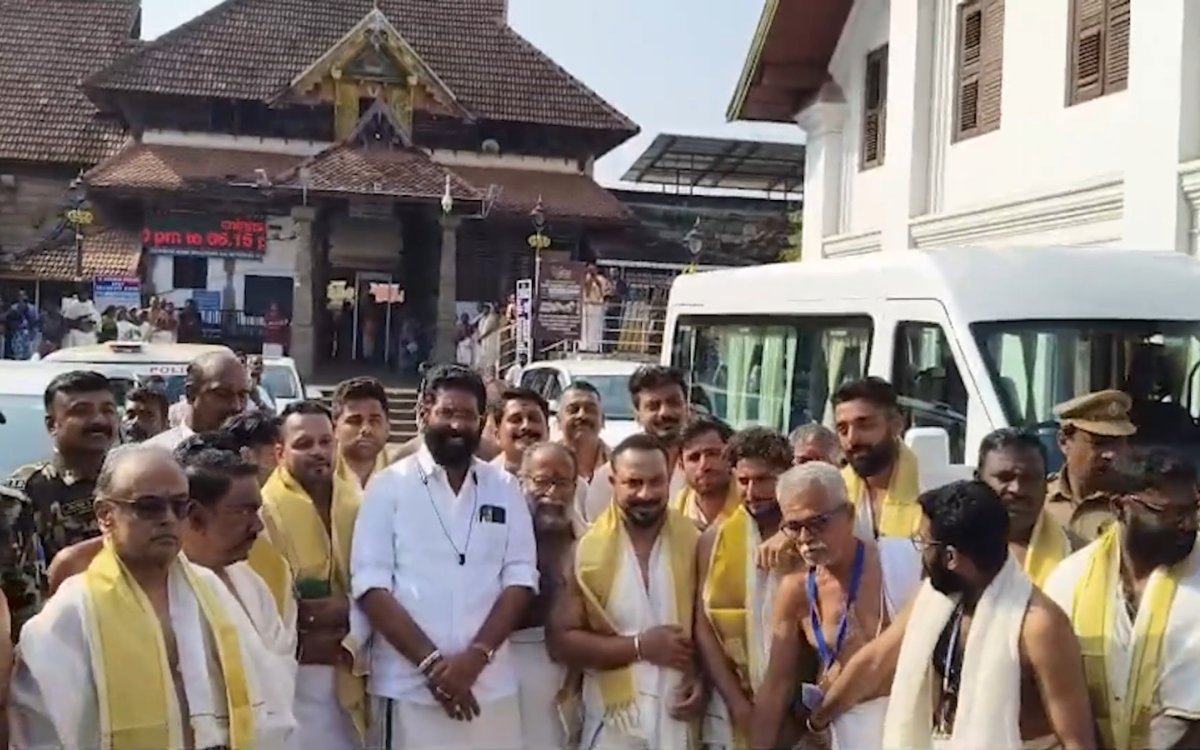Indian cricket team visits Sree Padmanabhaswamy Temple ahead of T20I series finale in Kerala
